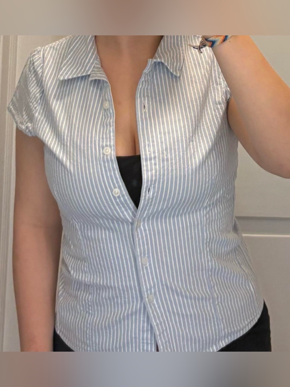 Brandy Melville Cotton Button up - Picture 4 of 4